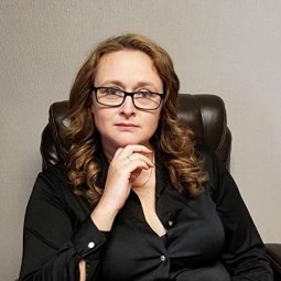 Carolyn Arnold - author